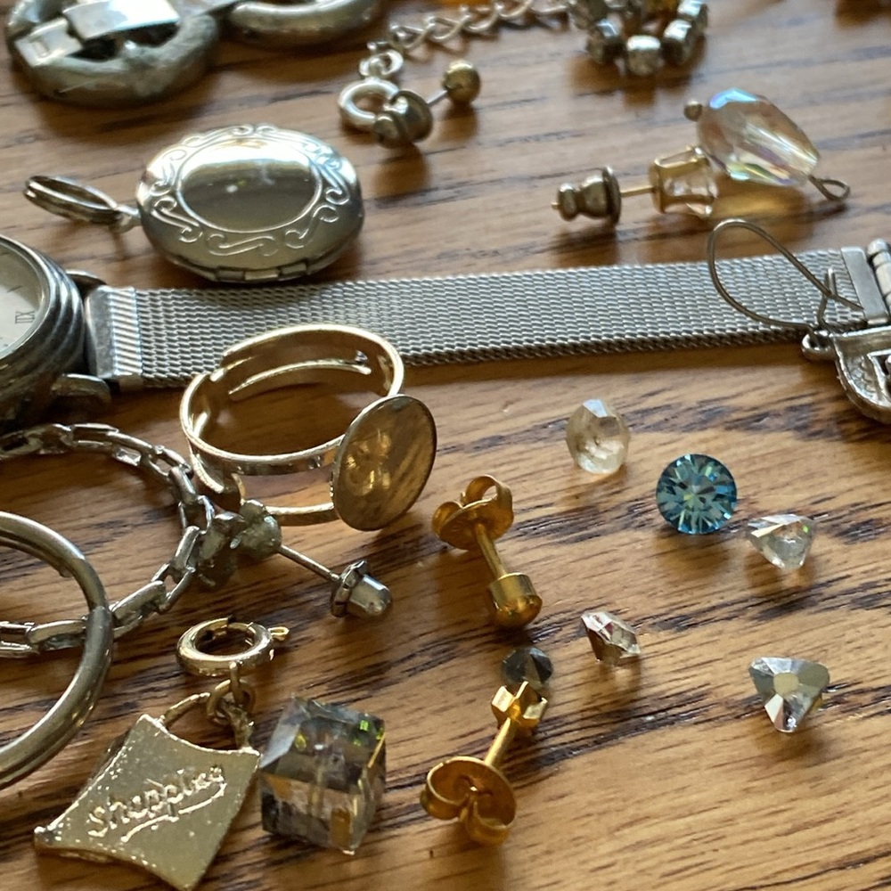 Assorted Jewelry Collection - Picture 3 of 6